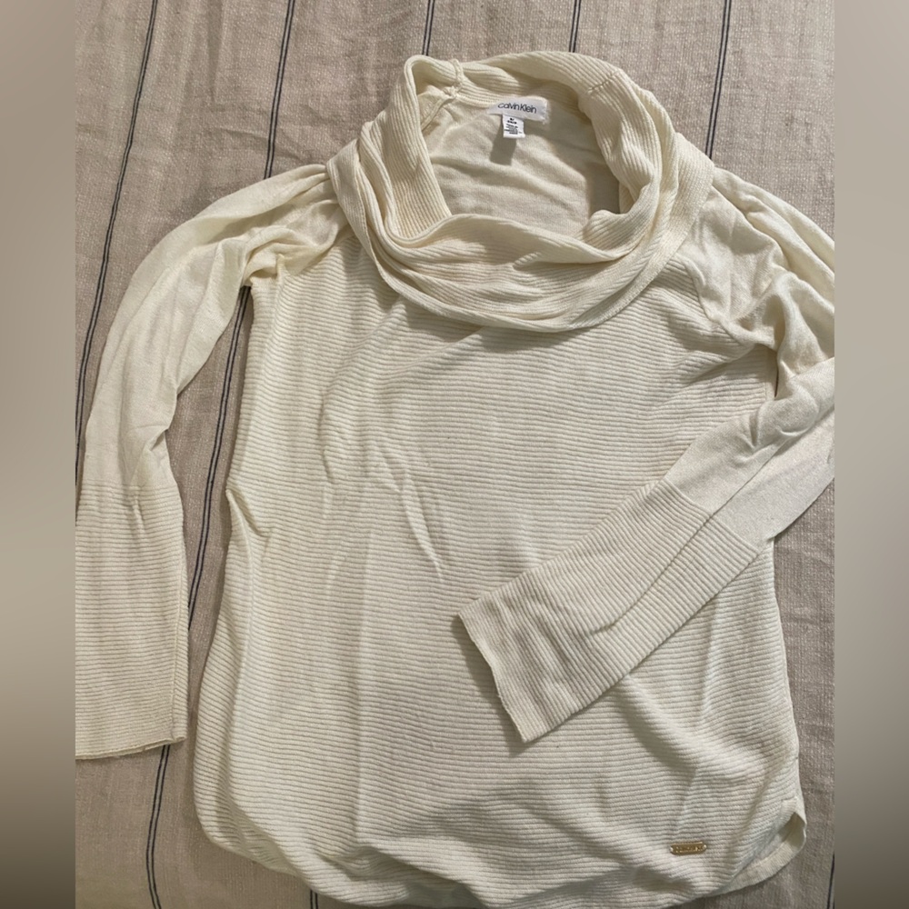 Calvin Klein Ivory/cream Ribbed Knit sweater - small